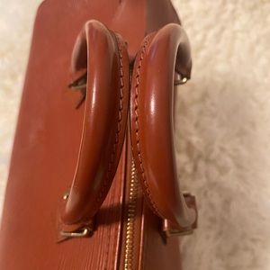 Authentic LV speedy 25 in Epi Leather